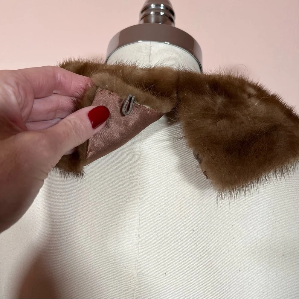 Vintage 1940 50 Retro art deco Boat neck Mobwife Real Minx Fur Brown wide Collar